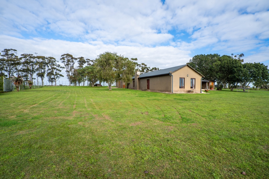 5 Bedroom Property for Sale in Grahamstown Rural Eastern Cape